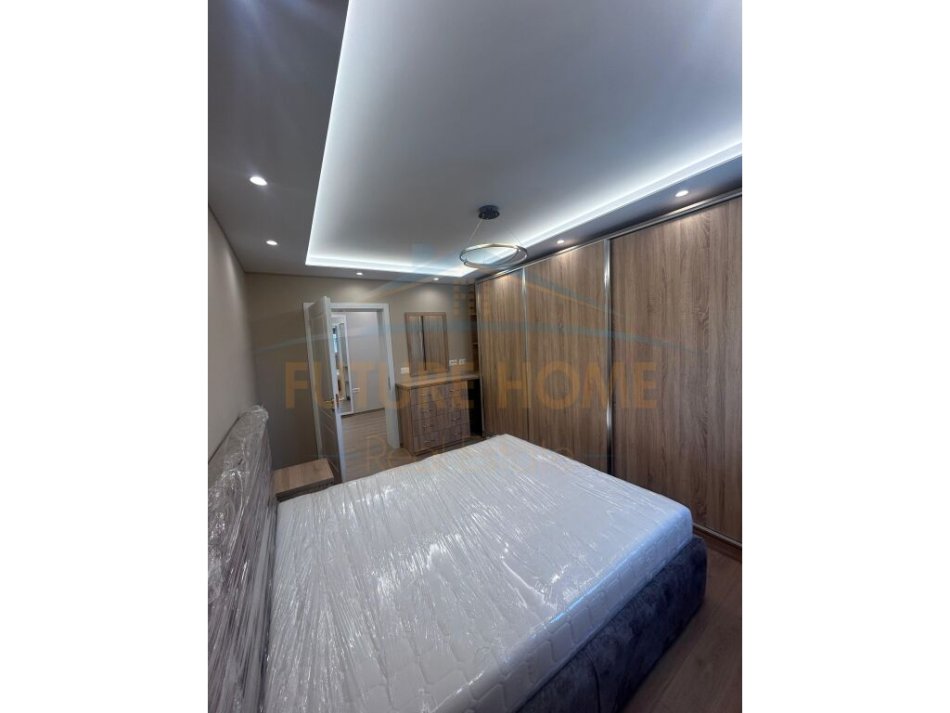 Tirane, jepet me qera apartament 2+1+Ballkon Kati 5, 79 m² 600 € (21 Dhjetori)