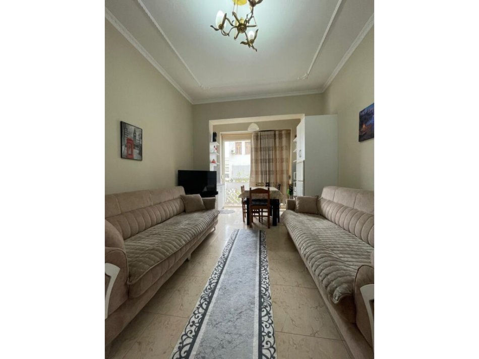 Tirane, jepet me qera apartament 2+1 Kati 4, 95 m² 700 € (Qender)