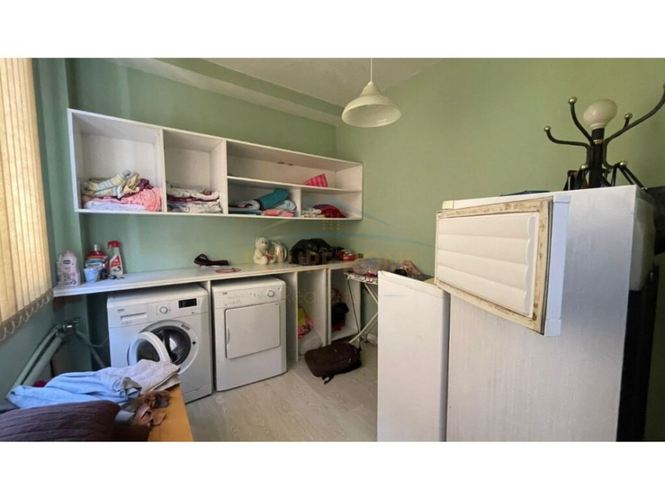 Tirane, jepet me qera apartament 3+1+2, Kati 2, 130 m² 550 € (Rruga &quot;Bardhyl&quot;, Tirane)