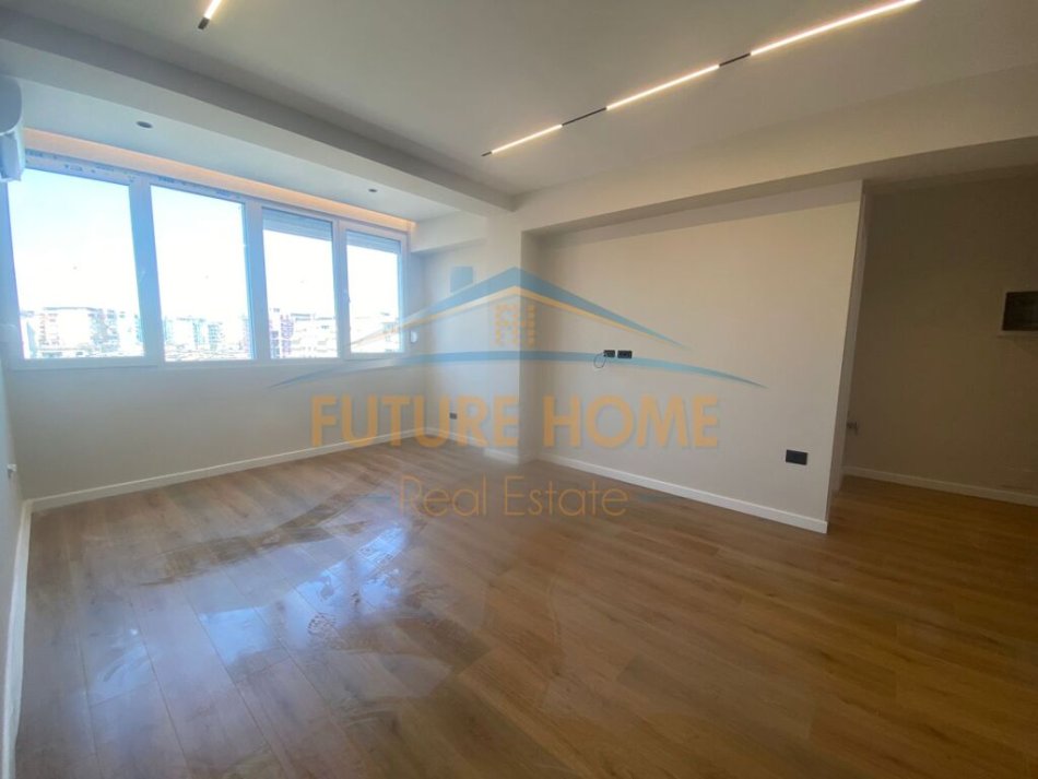Tirane, jepet me qera zyre Kati 7, 58 m² 700 € (Sheshi Willson)