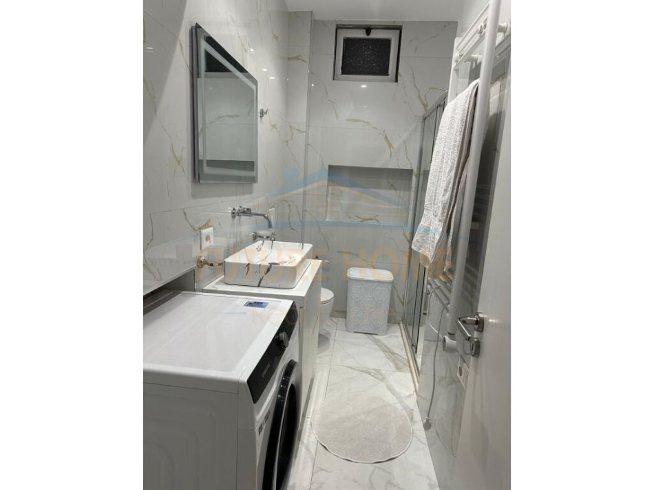 Durres Plazh, jepet me qera apartament 1+1+Ballkon Kati 2, 65 m² 600 € (Pavarsia)