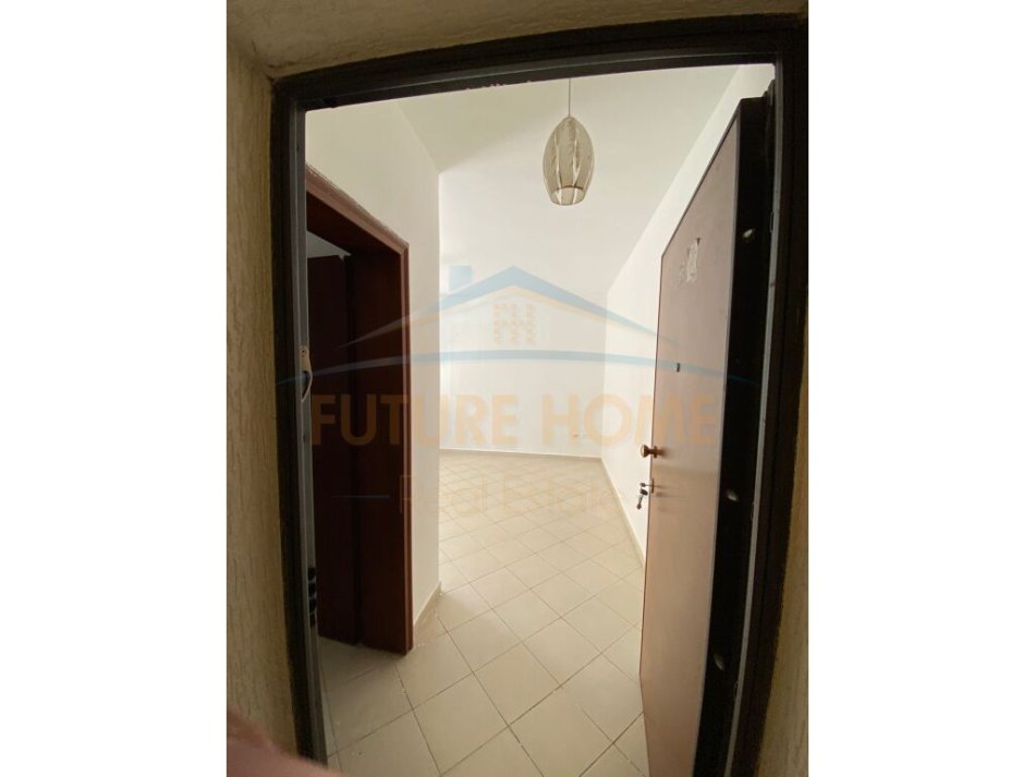 Durres, shitet apartament 1+1 Kati 5, 55 m² 54.000 € (Shkembi i Kavajes)