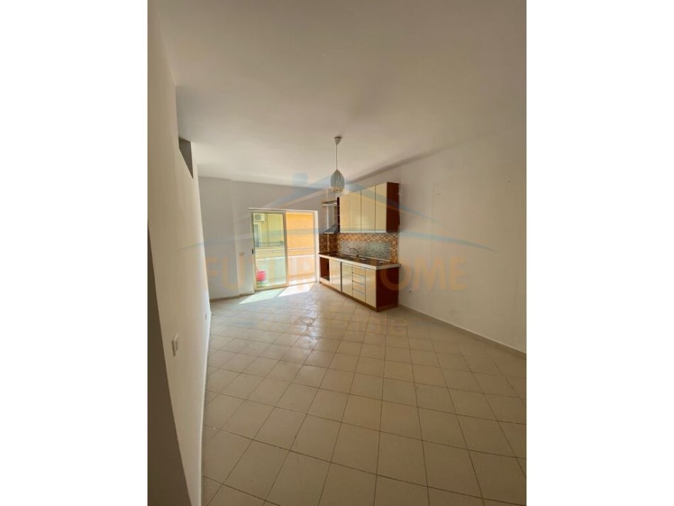 Durres, shitet apartament 1+1 Kati 5, 55 m² 54.000 € (Shkembi i Kavajes)