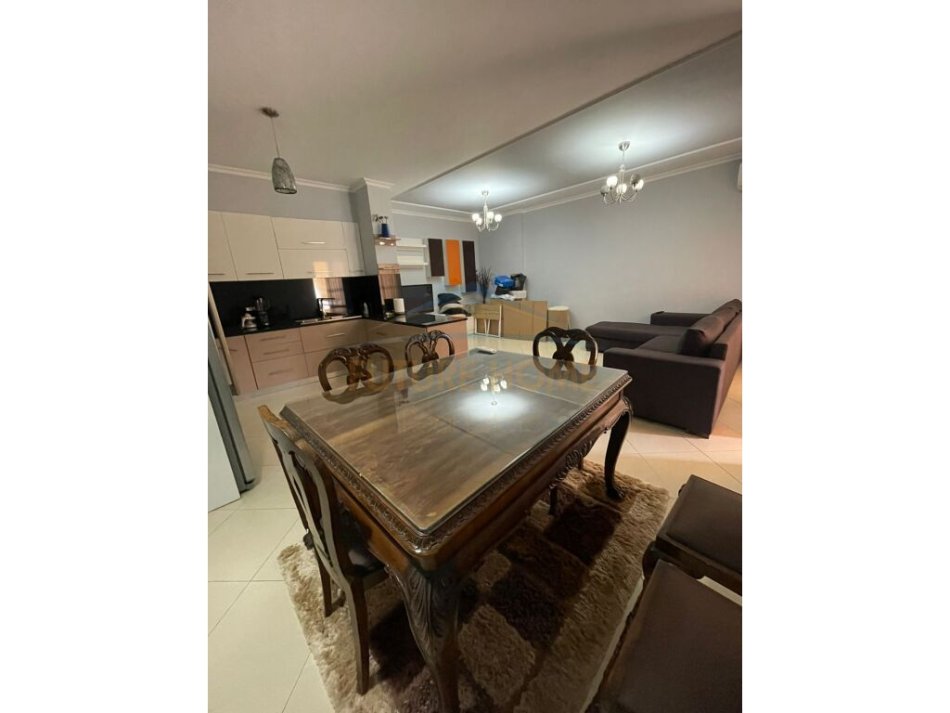 Tirane, shitet apartament 2+1+Ballkon Kati 6, 118 m² 136.000 € (Yzberisht)