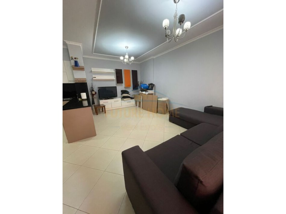 Tirane, shitet apartament 2+1+Ballkon Kati 6, 118 m² 136.000 € (Yzberisht)
