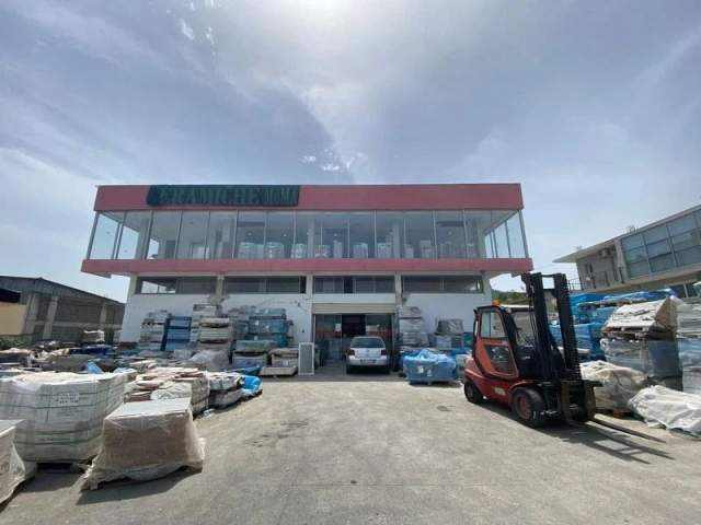 Tirane, jepet me qera magazine Kati 2, 800 m² 4.000 Euro (vore)