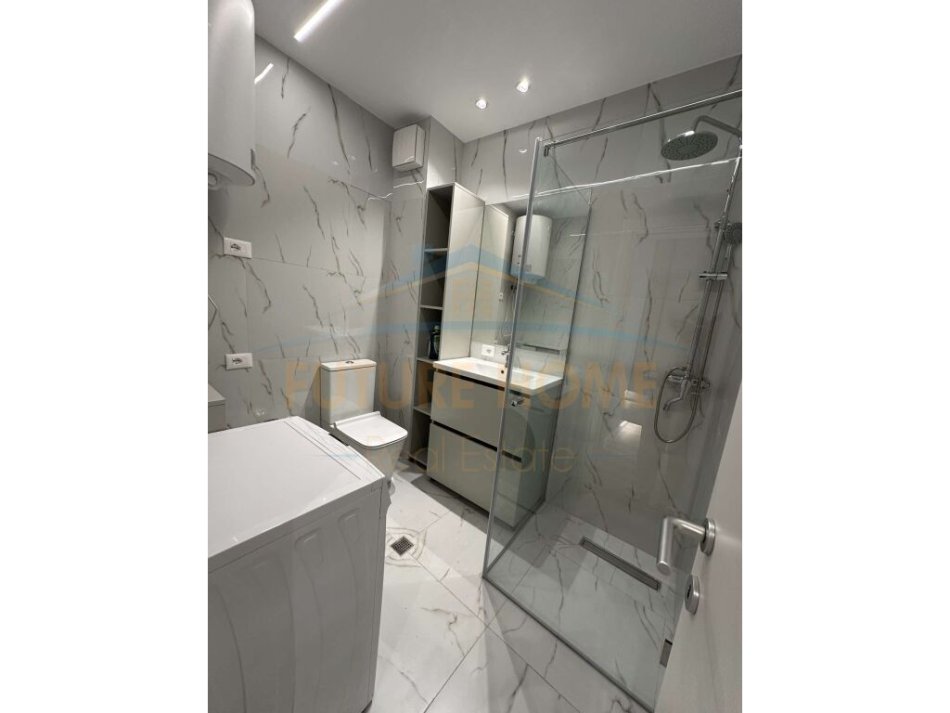 Tirane, shitet 2+1 Kati 5, 87 m² 142.000 € (Laprake)
