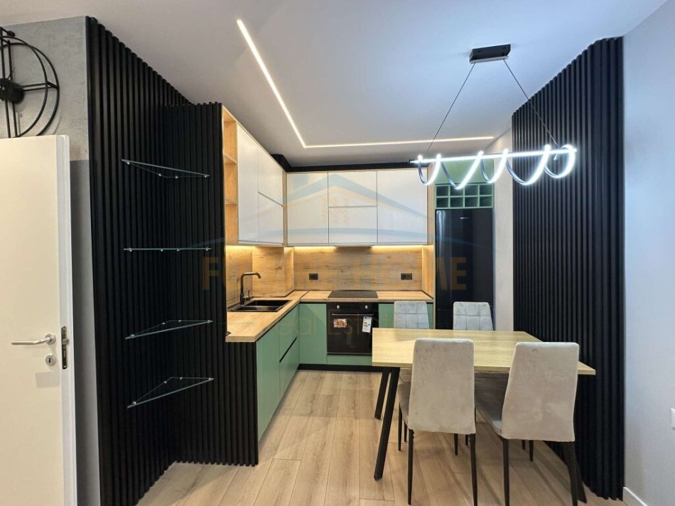 Tirane, shitet 2+1 Kati 5, 87 m² 142.000 € (Laprake)