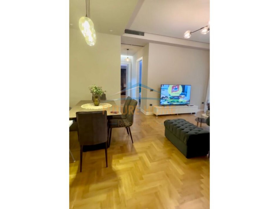 Tirane, jepet me qera apartament 2+1+Ballkon Kati 7, 122 m² 1.400 € (Rruga e Kavajes)