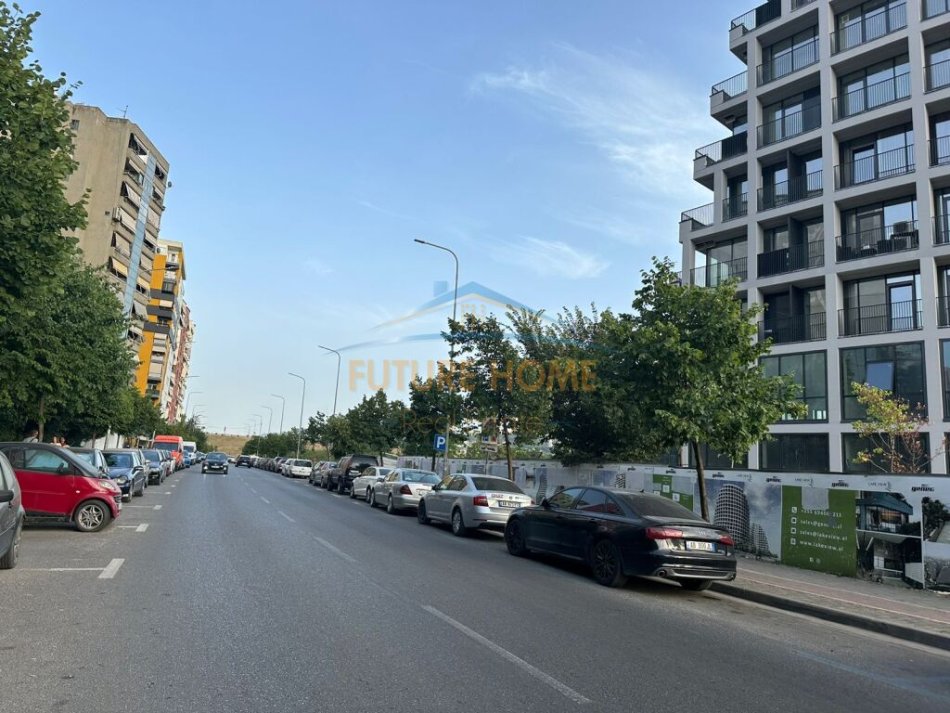 Tirane, jepet me qera ambjent biznesi Kati 0, 196 m² 6.300 € (Rruga e Kosovareve)