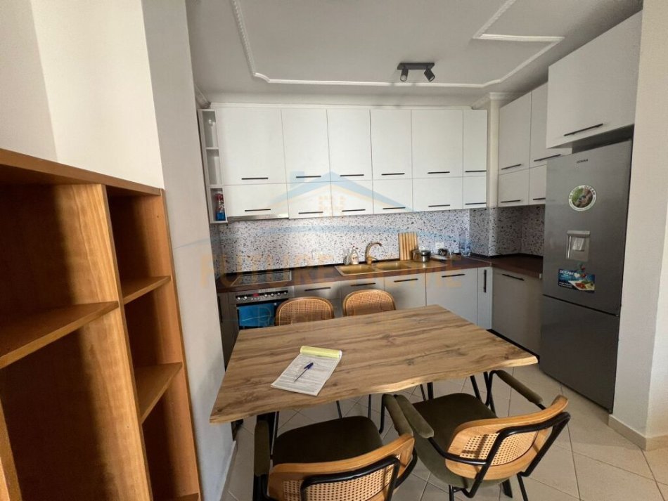 Durres, shitet apartament 2+1 Kati 4, 80 m² 120.000 € (Plazh Hekurudha, Durres)