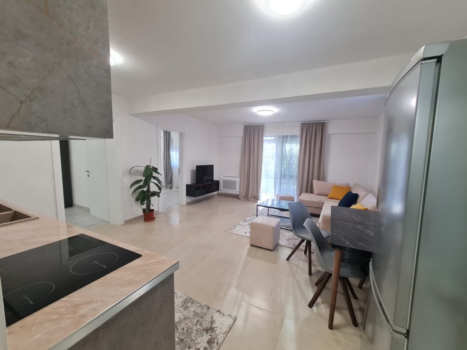 Tirane, jepet me qera apartament 2+1 Kati 2, 100 m² 900 € (Bllok)