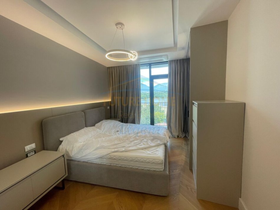 Tirane, jepet me qera apartament 2+1+Ballkon Kati 6, 120 m² 1.900 € (Rruga e Kosovareve)