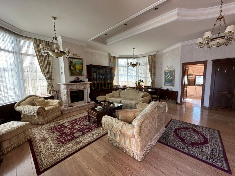 Tirane, shitet apartament+verande | Penthouse 4+1+Ballkon Kati 6, 241 m² 570.000 € (Kodra e Diellit)