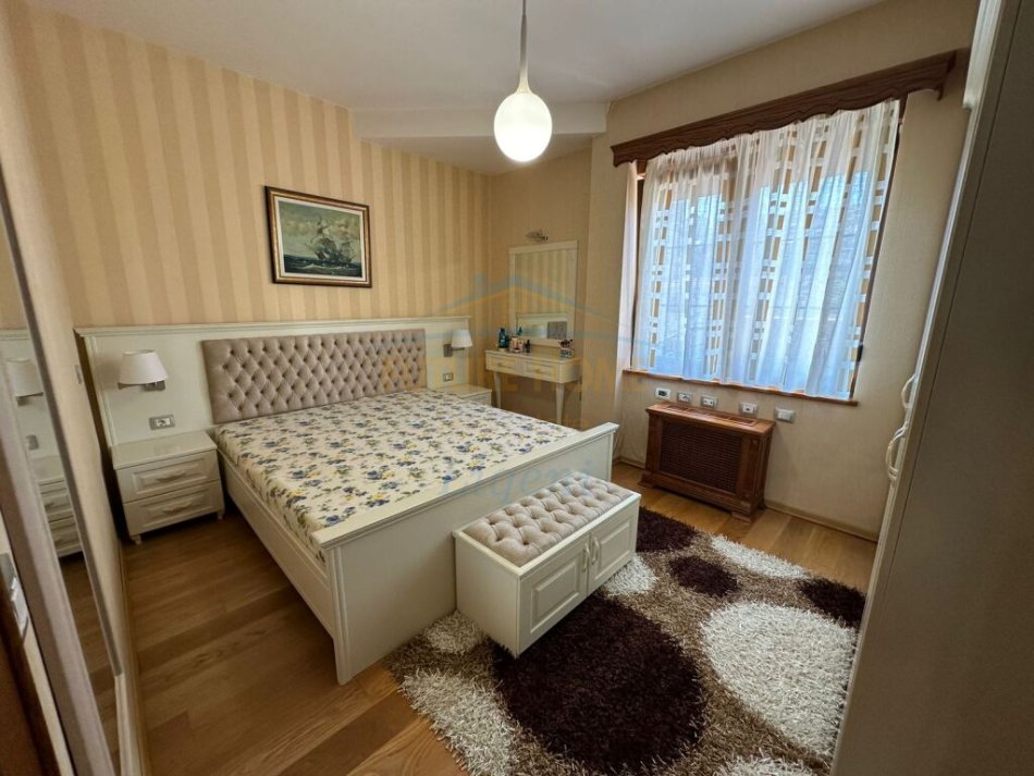 Tirane, shitet apartament+verande | Penthouse 4+1+Ballkon Kati 6, 241 m² 570.000 € (Kodra e Diellit)