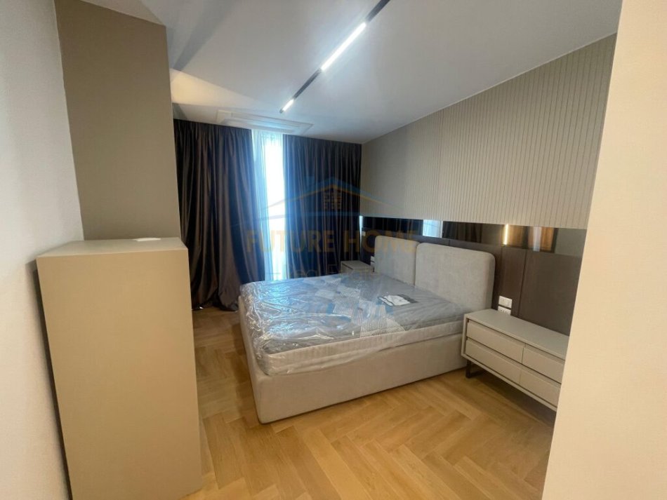 Tirane, jepet me qera apartament 2+1+Ballkon Kati 6, 123 m² 1.700 € (Rruga e Kosovareve)