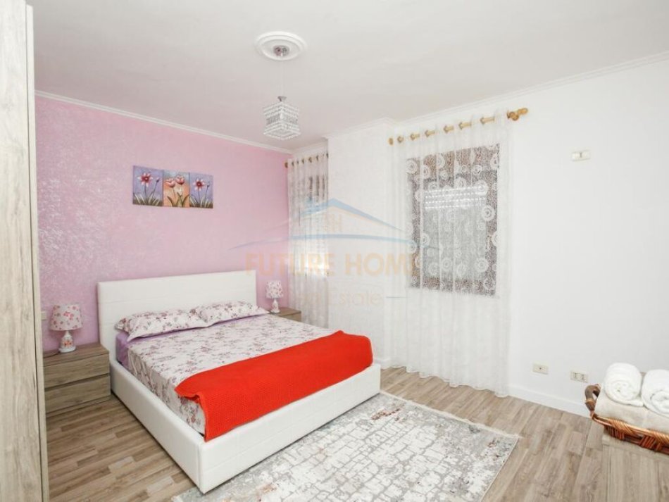 Tirane, jepet me qera apartament 3+1+Ballkon Kati 16, 157 m² 1.200 € (9 kateshet)