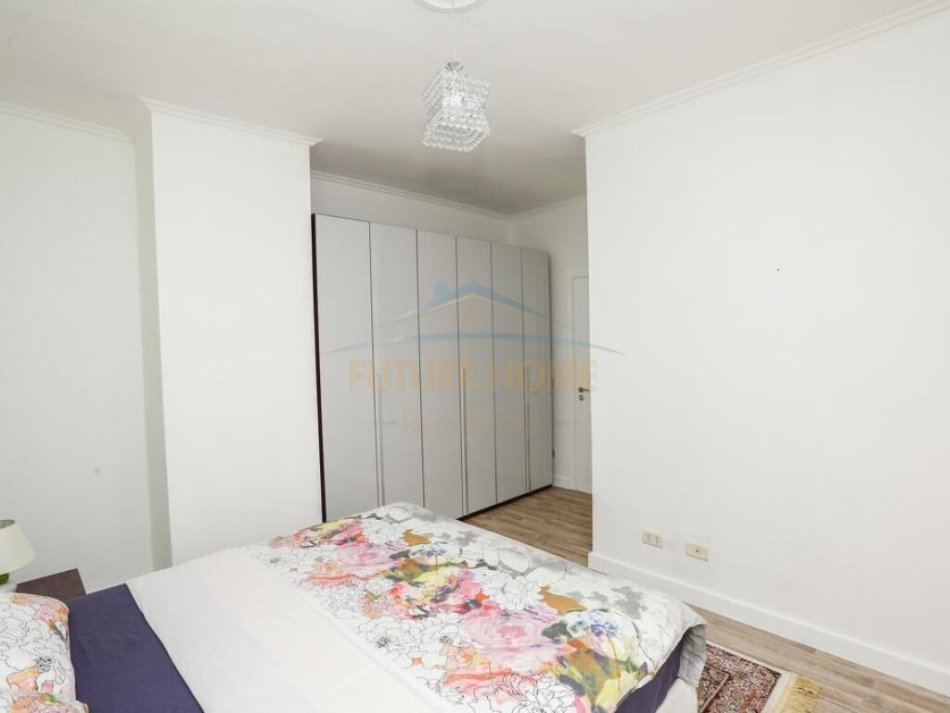 Tirane, jepet me qera apartament 3+1+Ballkon Kati 16, 157 m² 1.200 € (9 kateshet)