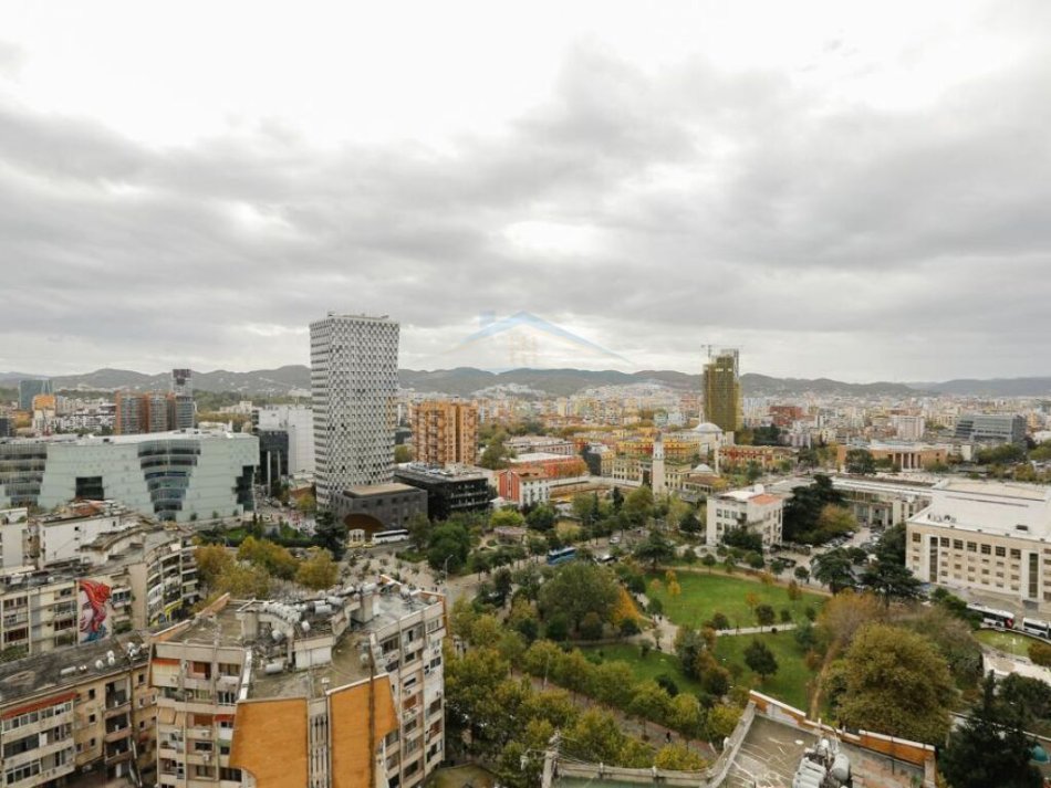 Tirane, shitet apartament 3+1+Ballkon Kati 16, 157 m² 450.000 € (9kateshet)