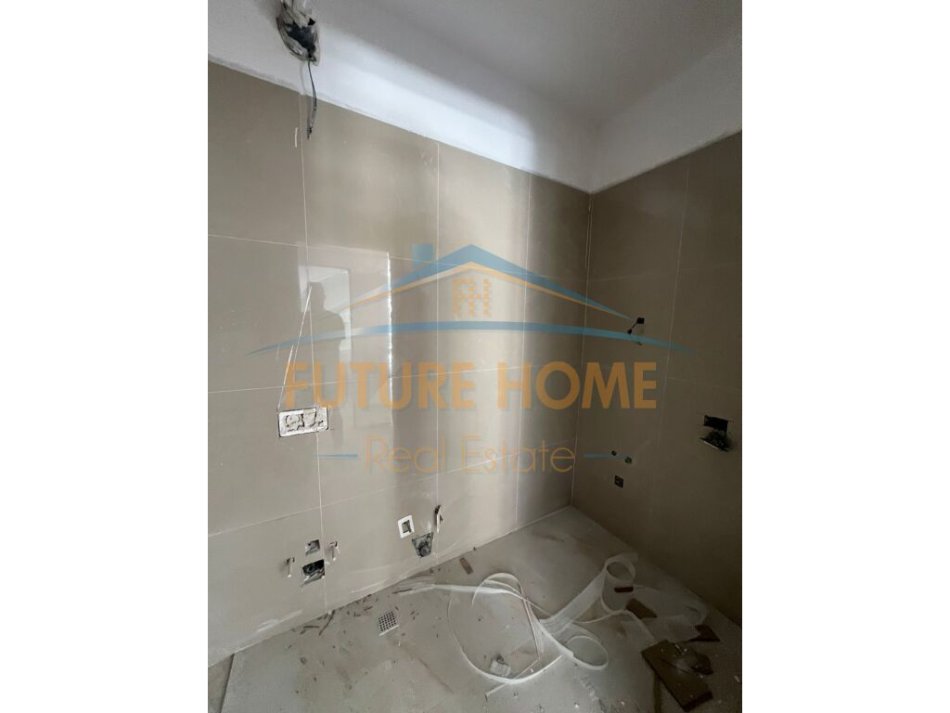 Tirane, shitet apartament 2+1+Ballkon Kati 5, 91 m² 91.200 € (Autostrada Tirane Durres)