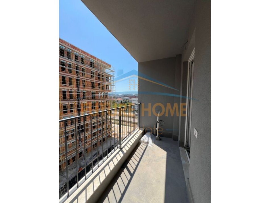 Tirane, shitet apartament 2+1+Ballkon Kati 5, 91 m² 91.200 € (Autostrada Tirane Durres)