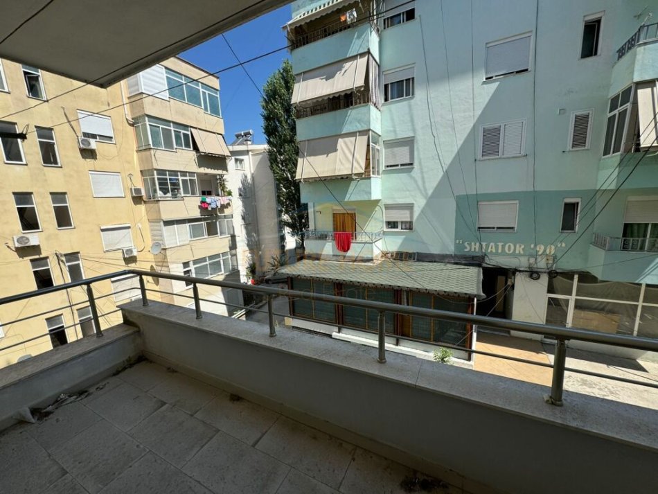 Tirane, shitet apartament 2+1 Kati 2, 93 m² 140.000 € (KODRA E DIELLIT)
