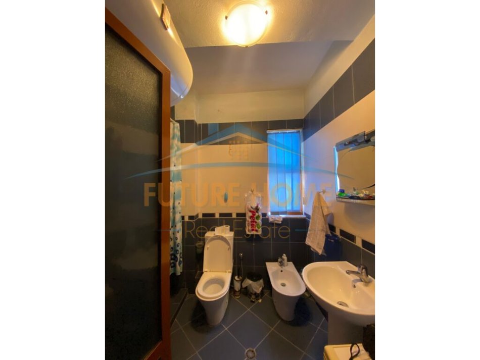 Tirane, shitet apartament 2+1+Ballkon Kati 4, 107 m² 125.000 € (Unaza e Re)