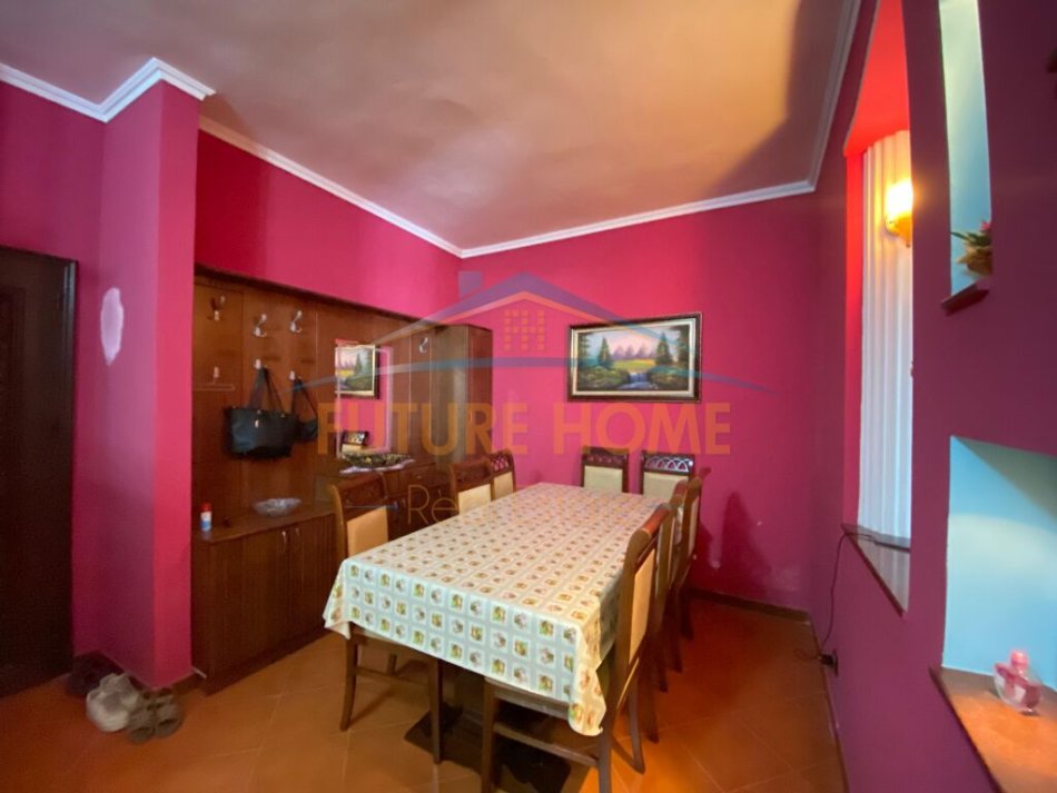 Tirane, shitet apartament 2+1+Ballkon Kati 4, 107 m² 125.000 € (Unaza e Re)