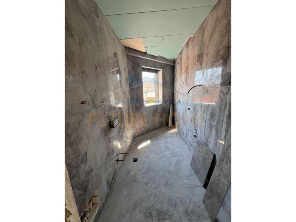 Tirane, shitet apartament 2+1 Kati 3, 258.000 € (Rruga e Durresit)