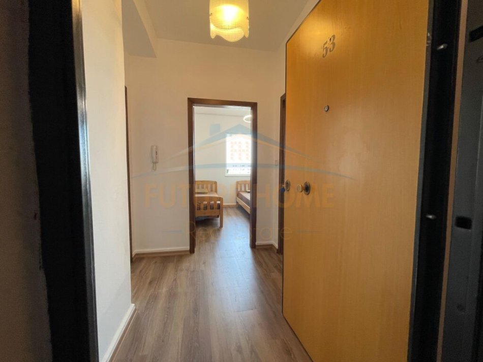Tirane, shitet apartament 1+1+Ballkon Kati 9, 62 m² 96.000 € (Porcelan)