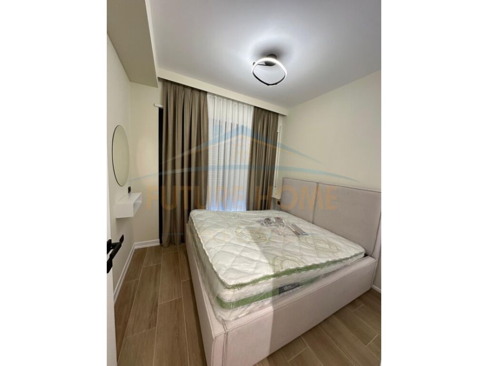 Tirane, jepet me qera apartament 1+1+Ballkon Kati 5, 65 m² 800 € (Rruga e Durresit)