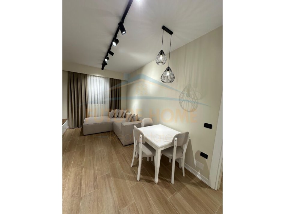 Tirane, jepet me qera apartament 1+1+Ballkon Kati 5, 65 m² 800 € (Rruga e Durresit)