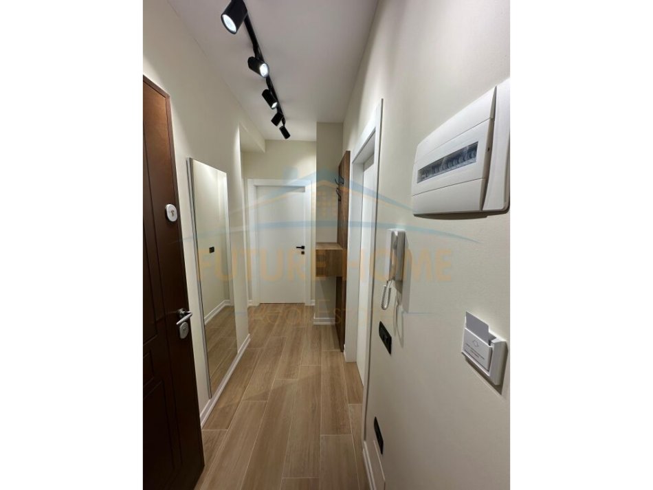 Tirane, jepet me qera apartament 1+1+Ballkon Kati 5, 65 m² 800 € (Rruga e Durresit)