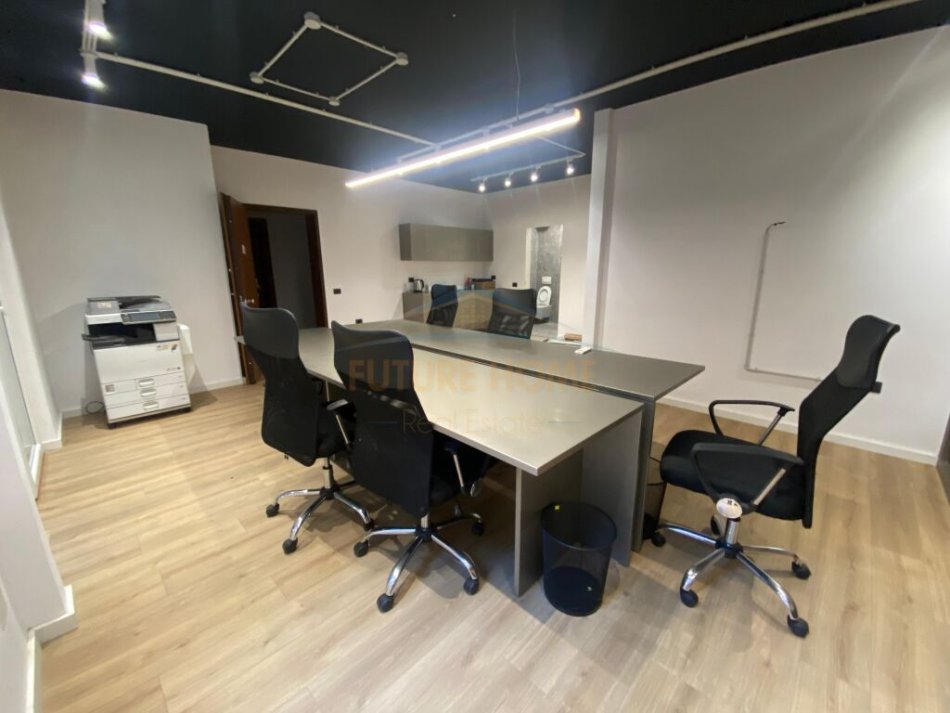 Tirane, shitet apartament 2+1+Ballkon Kati 3, 72 m² 135.000 € (Liqeni i Thate, Kompleksi FZ)