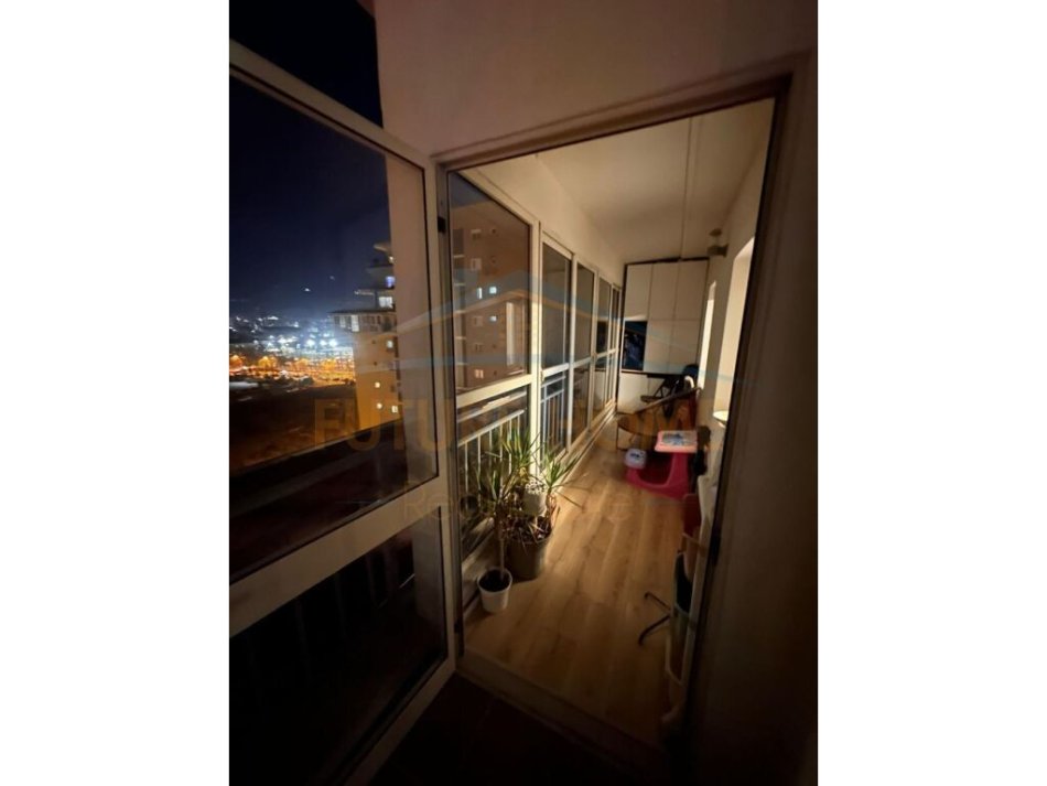 Tirane, shitet apartament 3+1 Kati 9, 156 m² 229.500 € (Ish Fusha e Aviacionit)