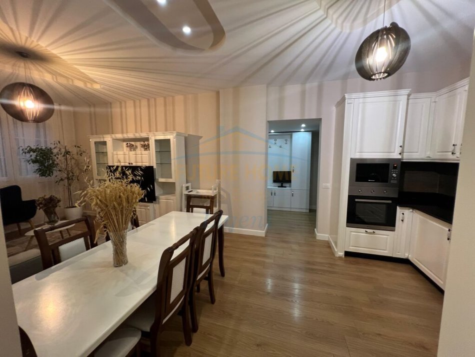 Tirane, shitet apartament 2+1+Ballkon Kati 1, 90 m² 180.000 € (Liqeni i Thate)