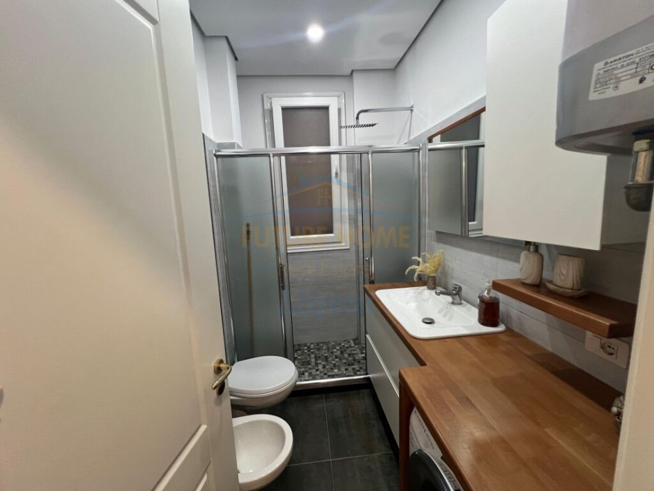 Tirane, shitet apartament 2+1+Ballkon Kati 1, 90 m² 180.000 € (Liqeni i Thate)