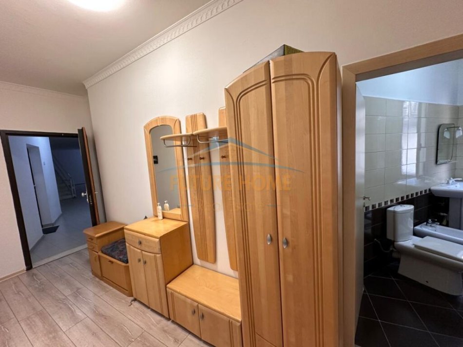 Tirane, jepet me qera apartament 1+1+Ballkon Kati 1, 78 m² 600 € (Kopshti Zoologjik)
