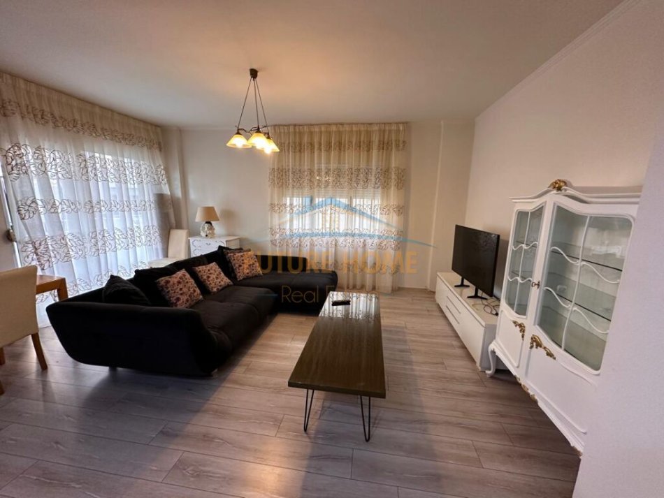 Tirane, jepet me qera apartament 1+1+Ballkon Kati 1, 78 m² 600 € (Kopshti zoologjik)