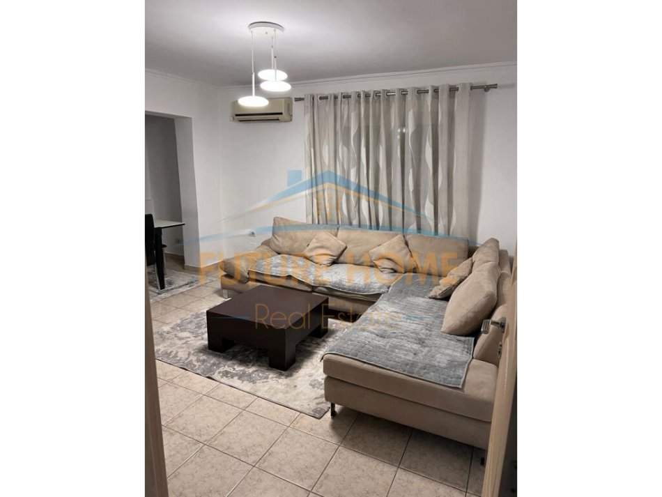 Tirane, shitet apartament 1+1+Ballkon Kati 5, 58 m² 98.000 € (XHAMLLIKU)