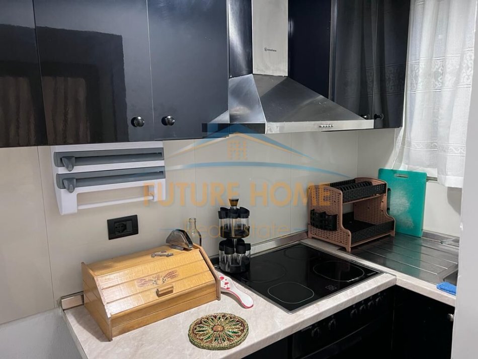 Tirane, shitet apartament 1+1+Ballkon Kati 5, 58 m² 98.000 € (XHAMLLIKU)