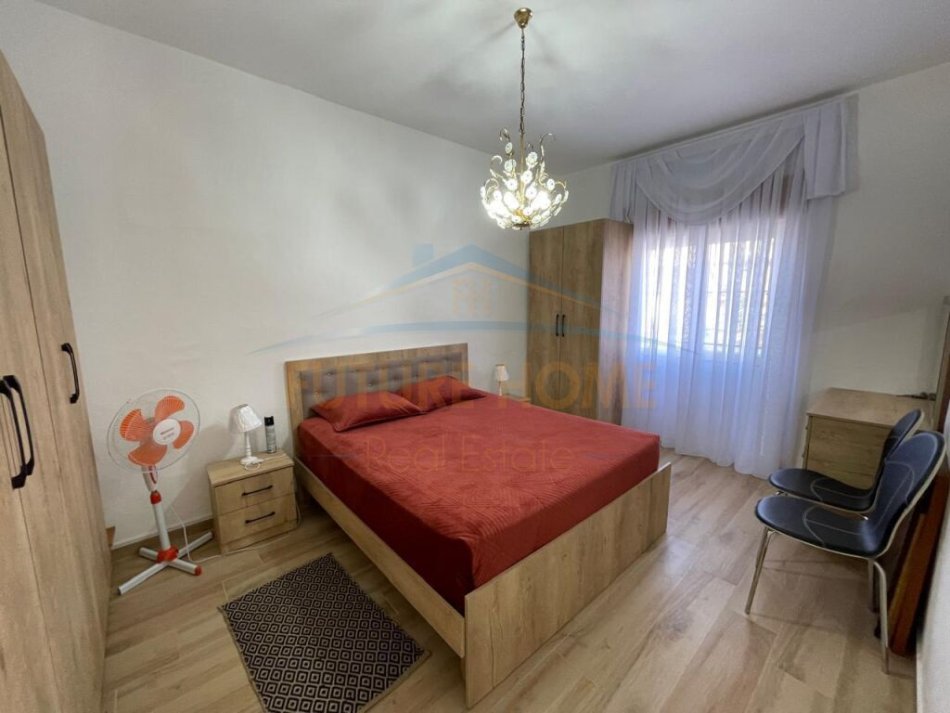 Durres, jepet me qera apartament 3+1+Aneks+Ballkon Kati 2, 110 m² 300 € (Prane Shkolles Qemal Mici , Durres)