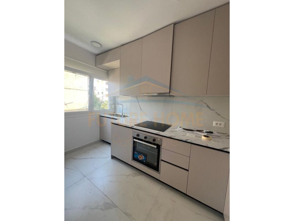 Tirane, jepet me qera apartament 2+1 Kati 3, 75 m² 500 € (Ndre Mjeda)
