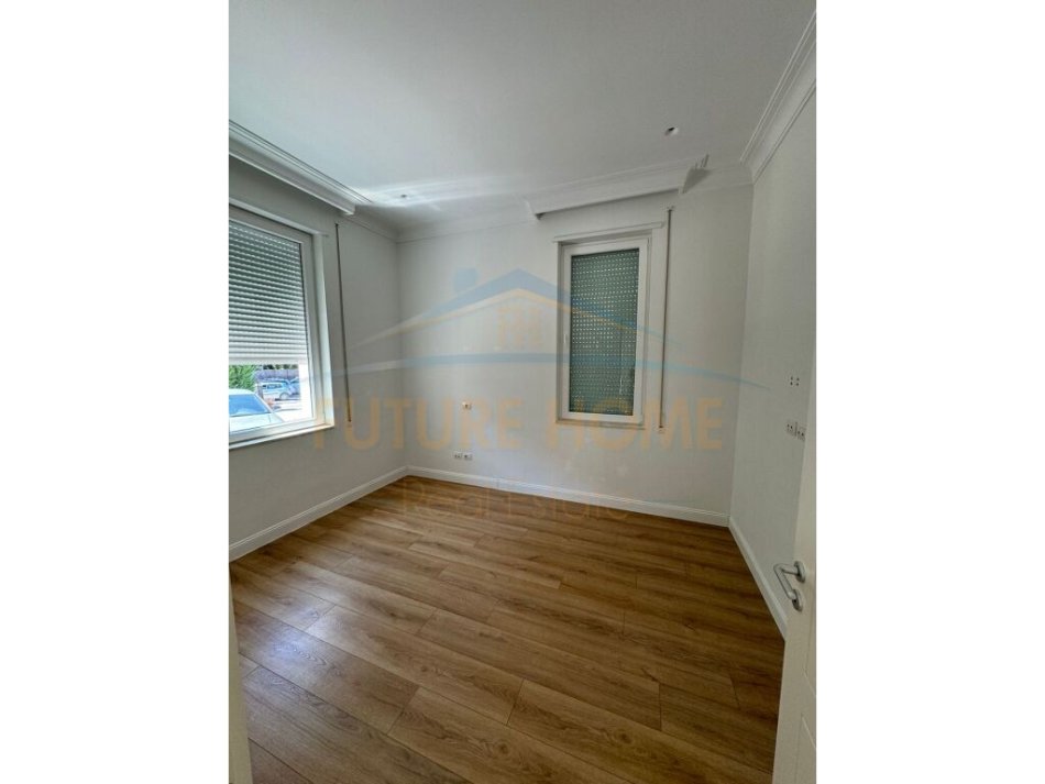 Tirane, jepet me qera Vile 2 Kateshe, 300 m² 3.500 € (Rolling Hill Residence)