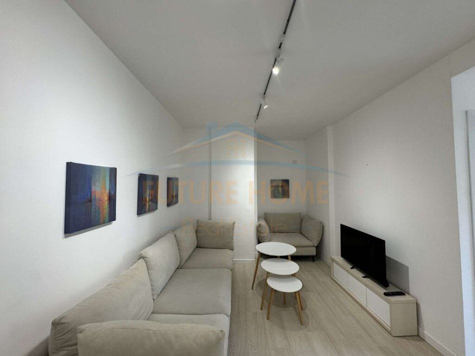 Tirane, jepet me qera apartament 1+1 Kati 1, 57 m² 500 € (Komuna e Parisit)