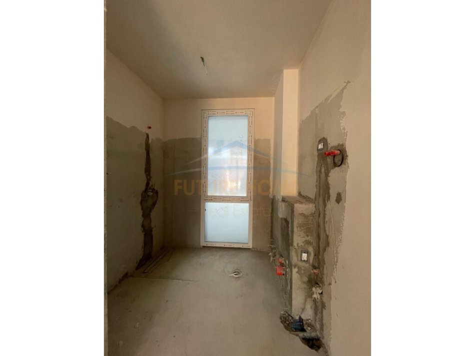 Tirane, shitet apartament 3+1+Aneks+Ballkon Kati 1, 167 m² 392.508 € (Rruga e Elbasanit)