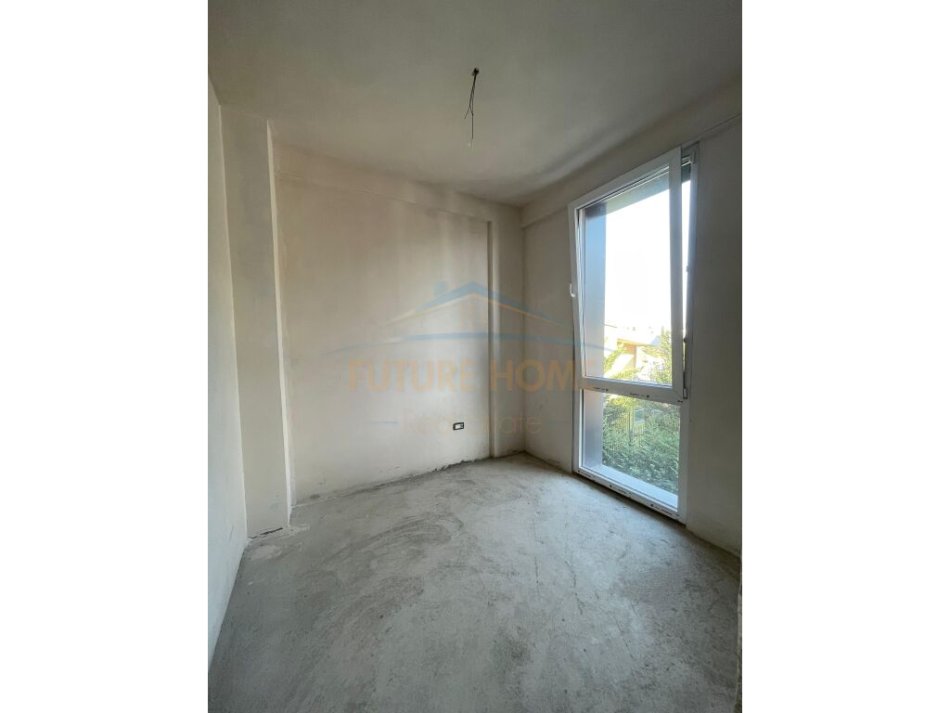 Tirane, shitet apartament 3+1+Aneks+Ballkon Kati 1, 167 m² 392.508 € (Rruga e Elbasanit)