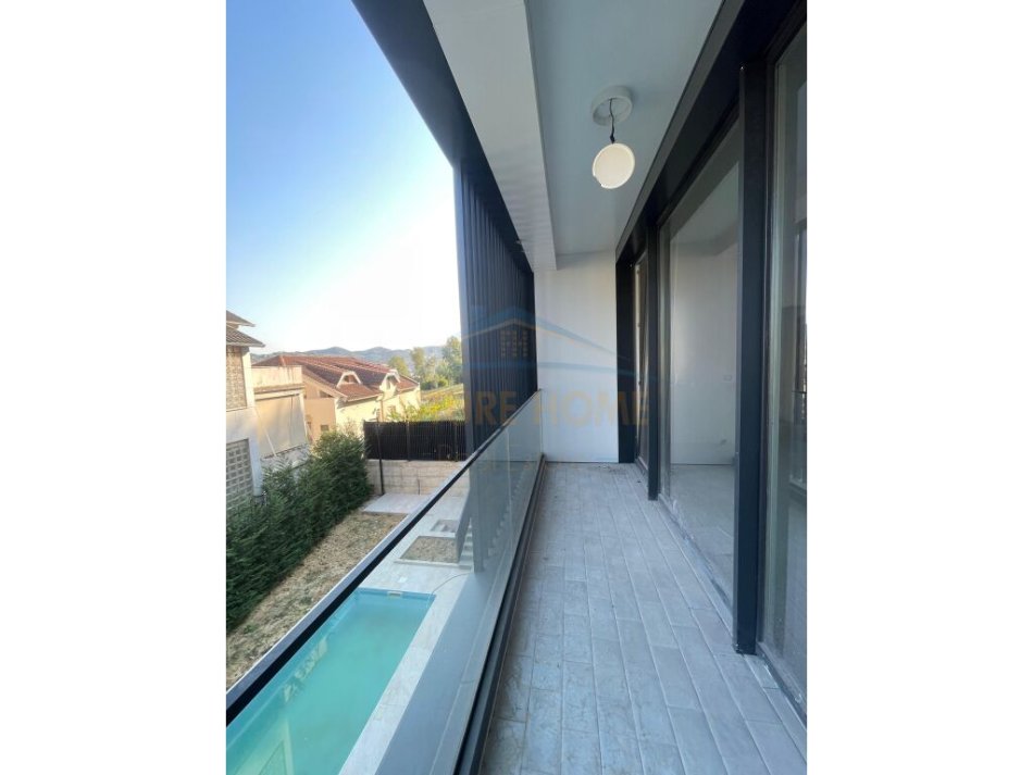 Tirane, shitet apartament 3+1+Aneks+Ballkon Kati 1, 167 m² 392.508 € (Rruga e Elbasanit)