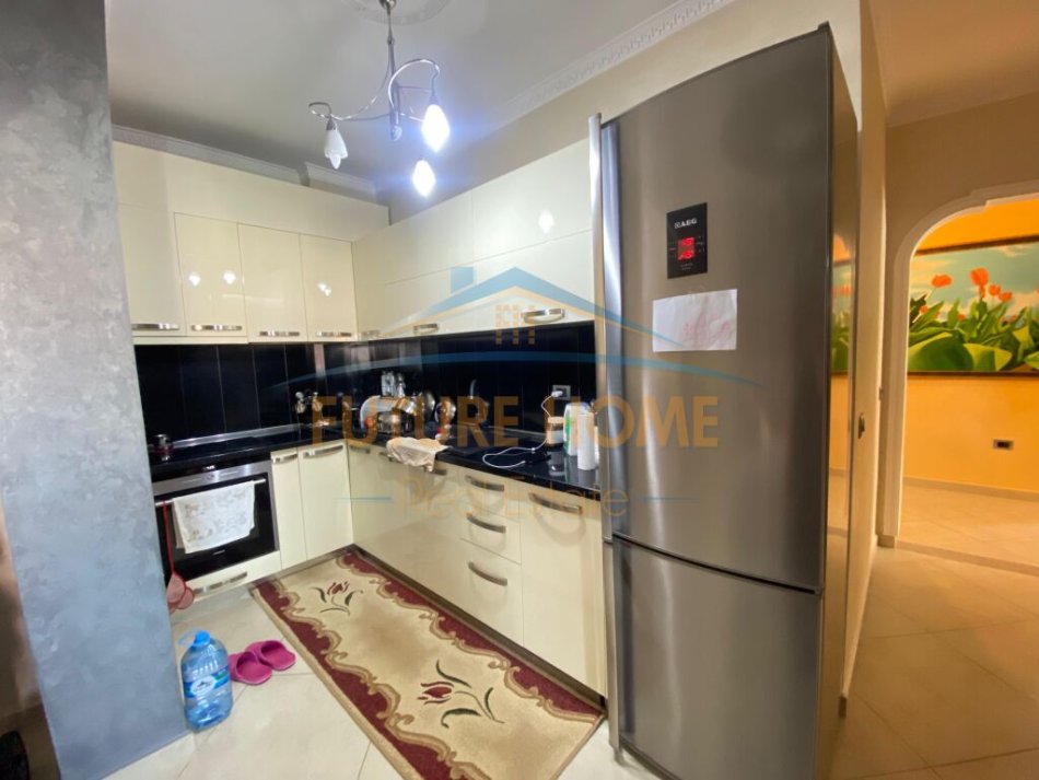 Tirane, shitet apartament 3+1 Kati 1, 119 m² 170.000 € (Linze)