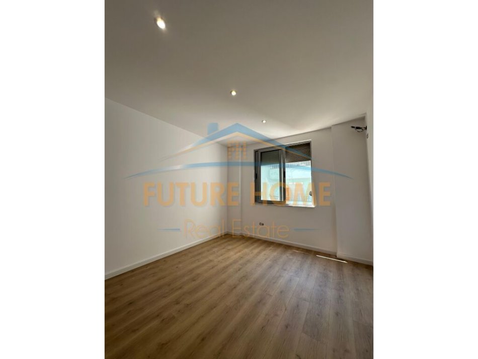 Tirane, shitet apartament 2+1+Ballkon Kati 1, 104 m² 180.000 € (Kodra e Diellit)